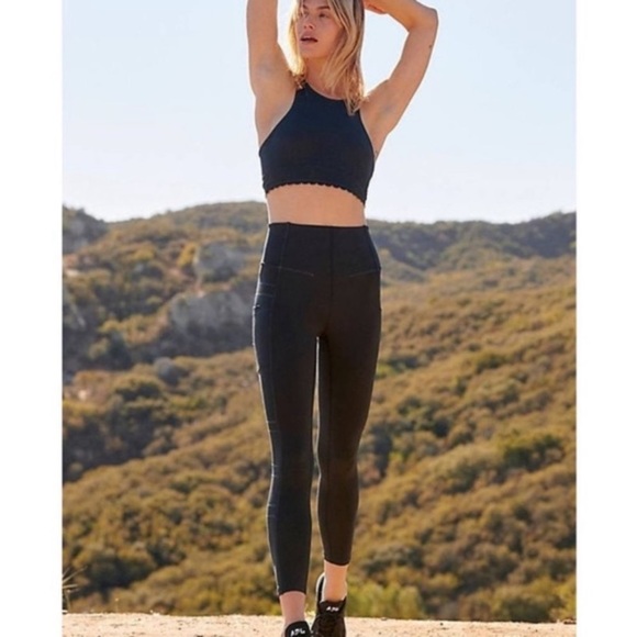 Free People NWT Pinky Promise Black Leggings With Pockets! - Picture 2 of 4